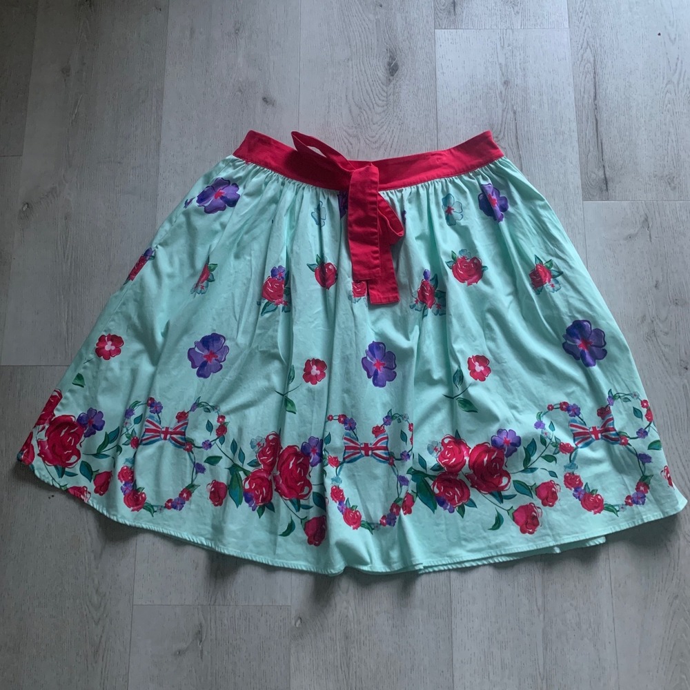 The Dress Shop X-LARGE Women's Floral Beautiful Skirt